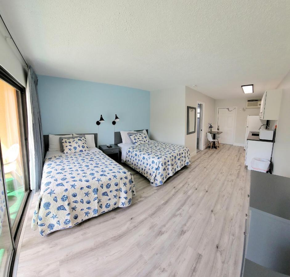Satellite Motel St. Pete Beach Eksteriør bilde